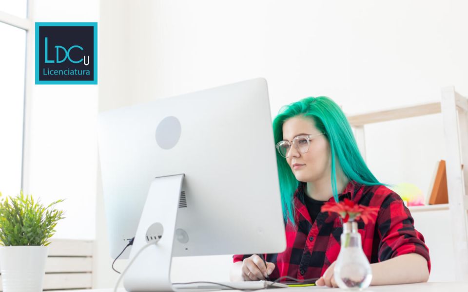 Licenciatura en Diseño y Comunicación Visual – Título UNAM